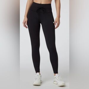 Vuori Black Daily Black Leggings Size S, L $89